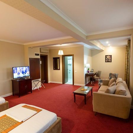 Hotel Art Бузэу Экстерьер фото